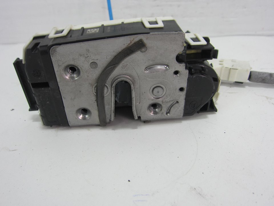 MERCEDES-BENZ A-Class W176 (2012-2018) Front Right Door Lock A2467220208 21325852