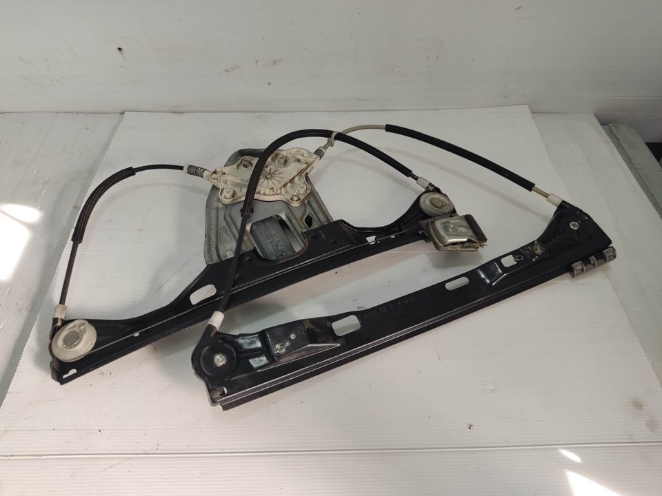 MERCEDES-BENZ C-Class W203/S203/CL203 (2000-2008) Front Right Door Window Regulator A2118201742 21137826