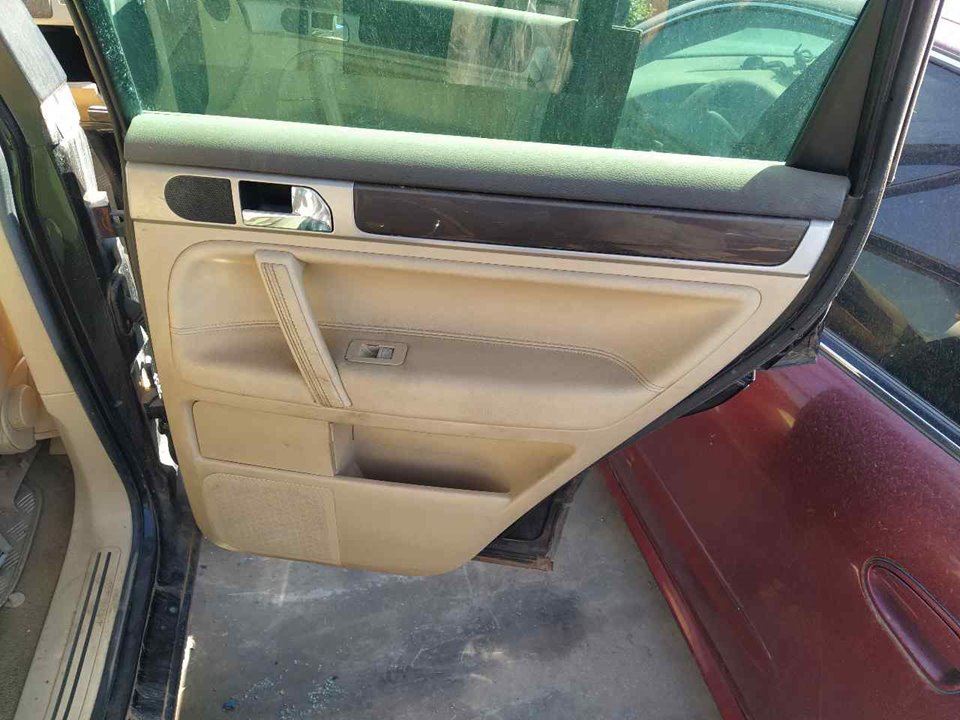 VOLKSWAGEN Touareg 1 generation (2002-2010) Bakre höger dörrpanel 25376936