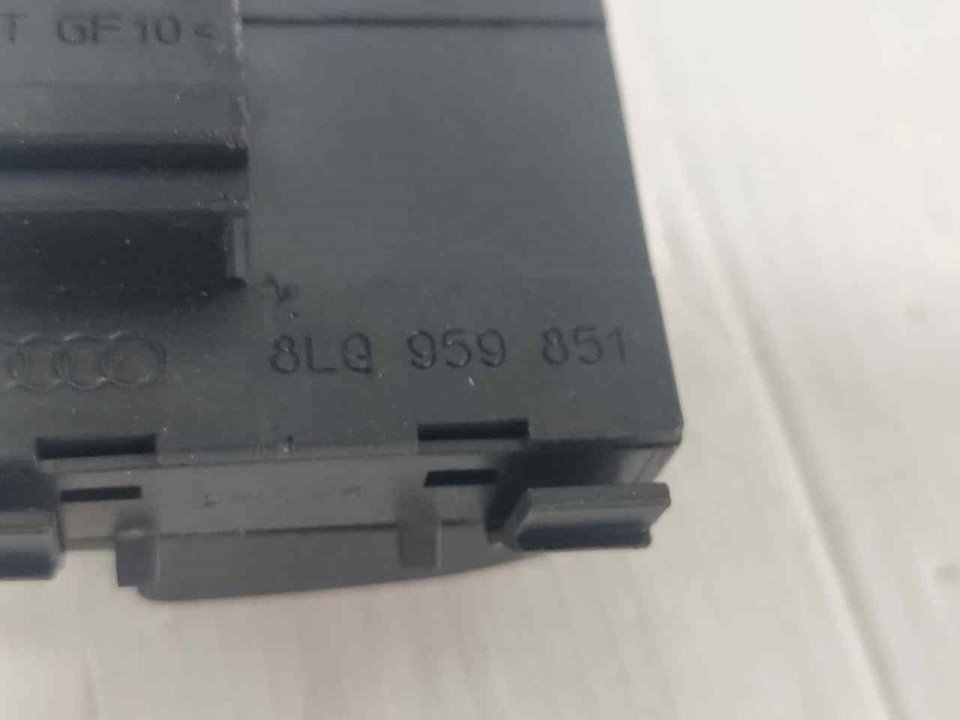 AUDI A3 8L (1996-2003) Front Left Door Window Switch 8L0959851 24961199