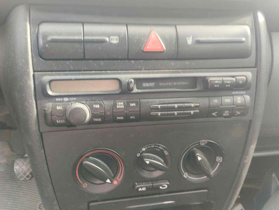 SEAT Toledo 2 generation (1999-2006) Musiikkisoitin ilman GPS:ää 25348051
