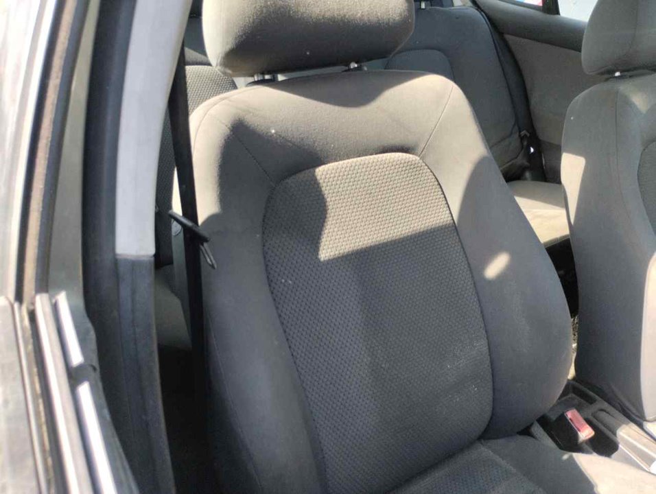 MAZDA 2 2 generation (2007-2014) Front Right Seat 25439436