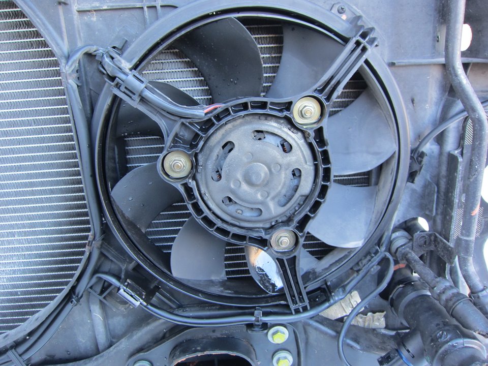 AUDI A6 C5/4B (1997-2004) Difūzoriaus ventiliatorius 24963197