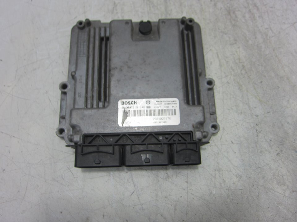 RENAULT Clio 3 generation (2005-2012) Moottorin ohjausyksikkö ECU 237102747R 21309335