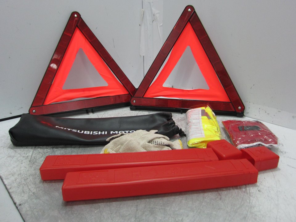 MITSUBISHI ASX 1 generation (2010-2020) Warning Triangle 27R033954 24294170