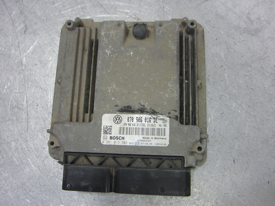 VOLKSWAGEN Touareg 1 generation (2002-2010) Engine Control Unit ECU 070906016DE 24872492