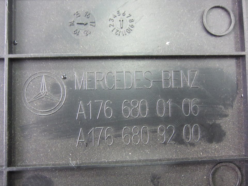 MERCEDES-BENZ A-Class W176 (2012-2018) Muut trimmausosat A1766800106 23790157