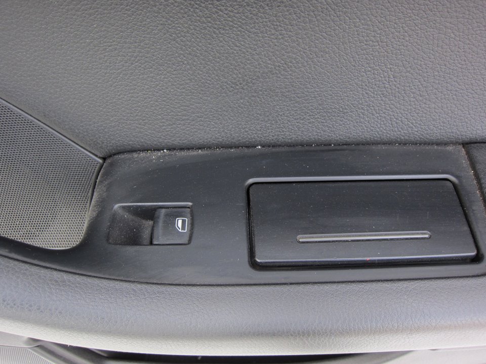 AUDI A6 C6/4F (2004-2011) Rear Right Door Window Control Switch 24963445