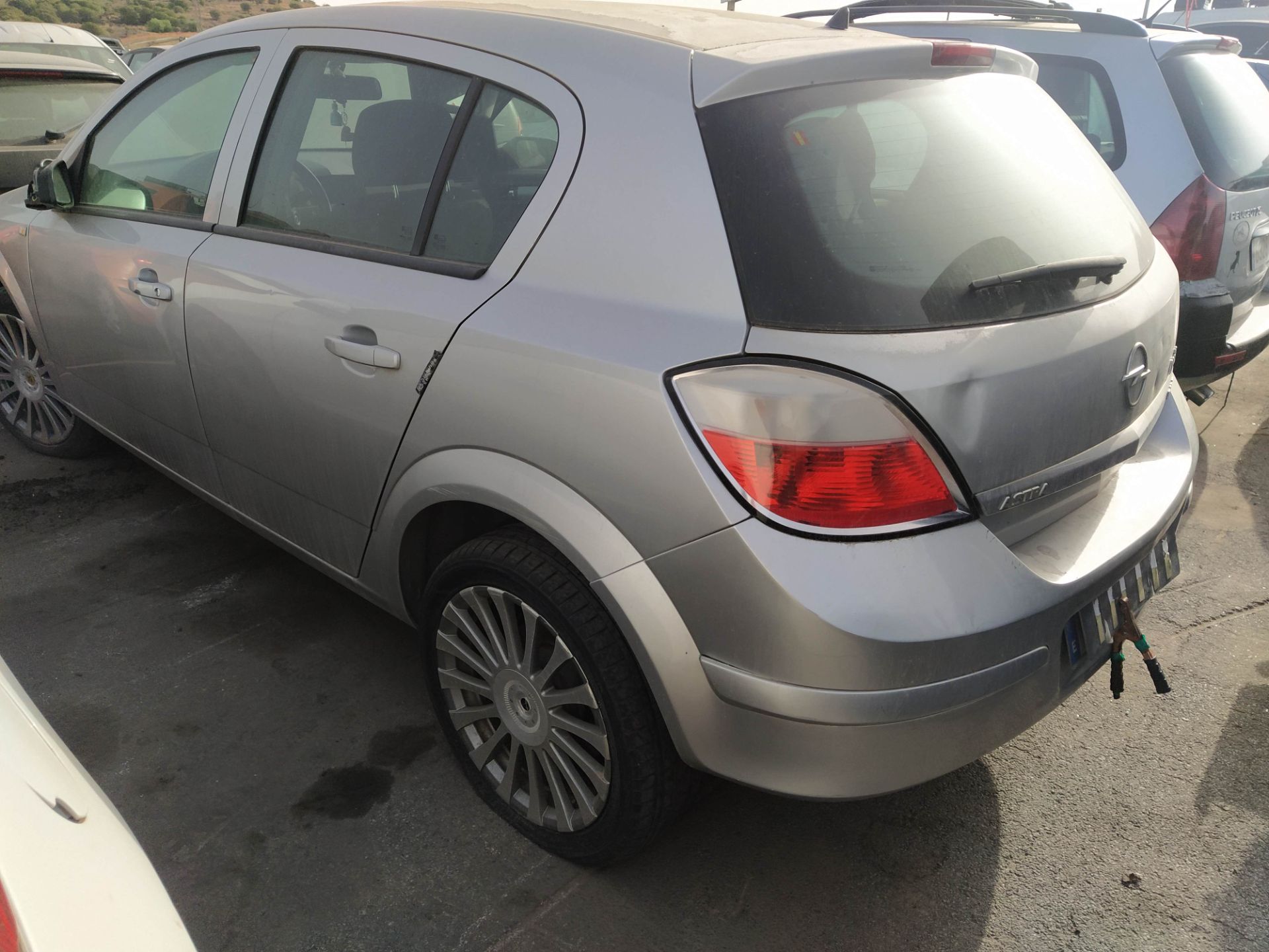 OPEL Astra H (2004-2014) Πίσω αριστερό παράθυρο πόρτας 25741477