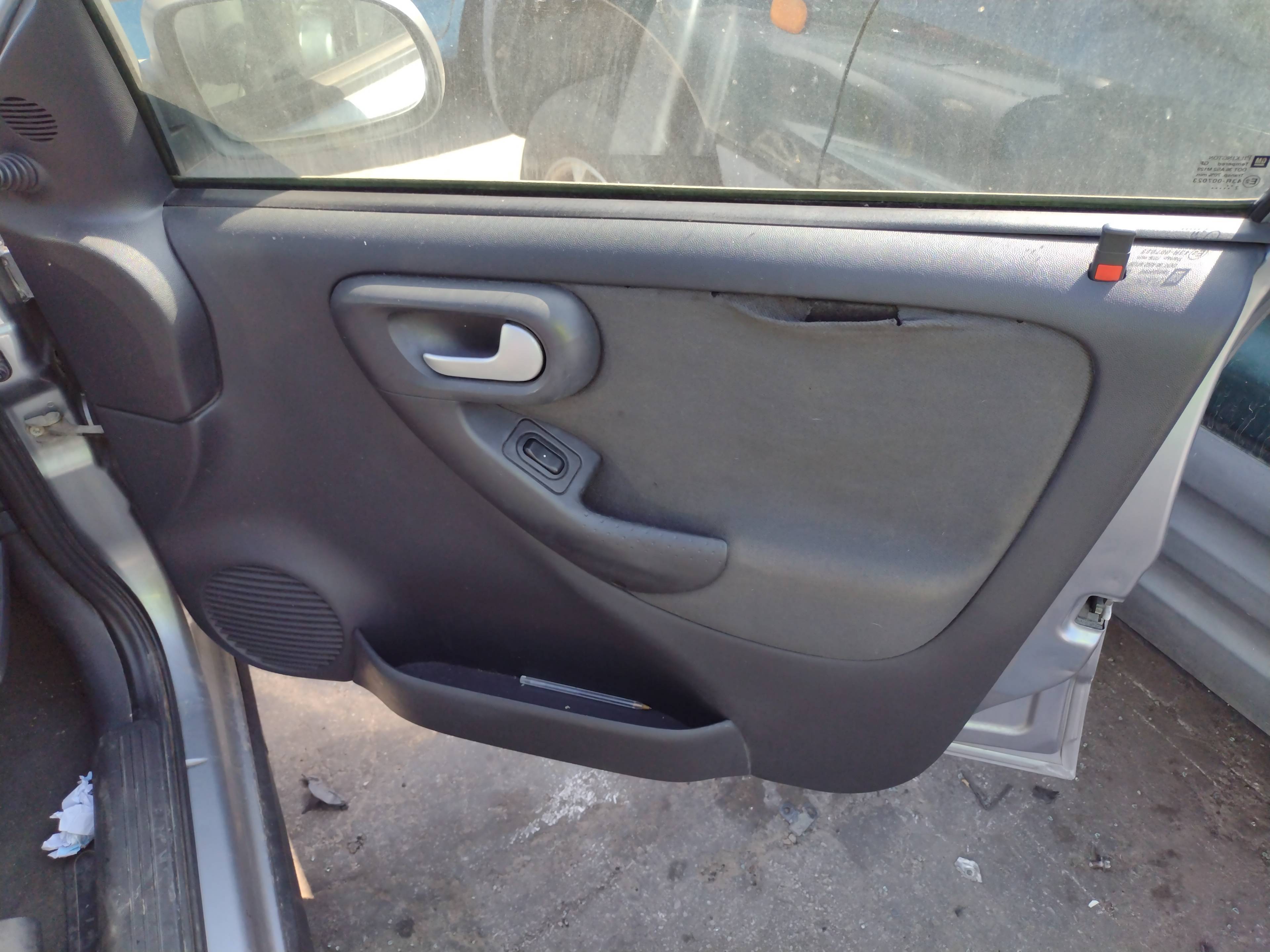 OPEL Corsa C (2000-2006) Priekšējo kreiso durvju logu pacēlājs 4M51B203A29BE 21282970