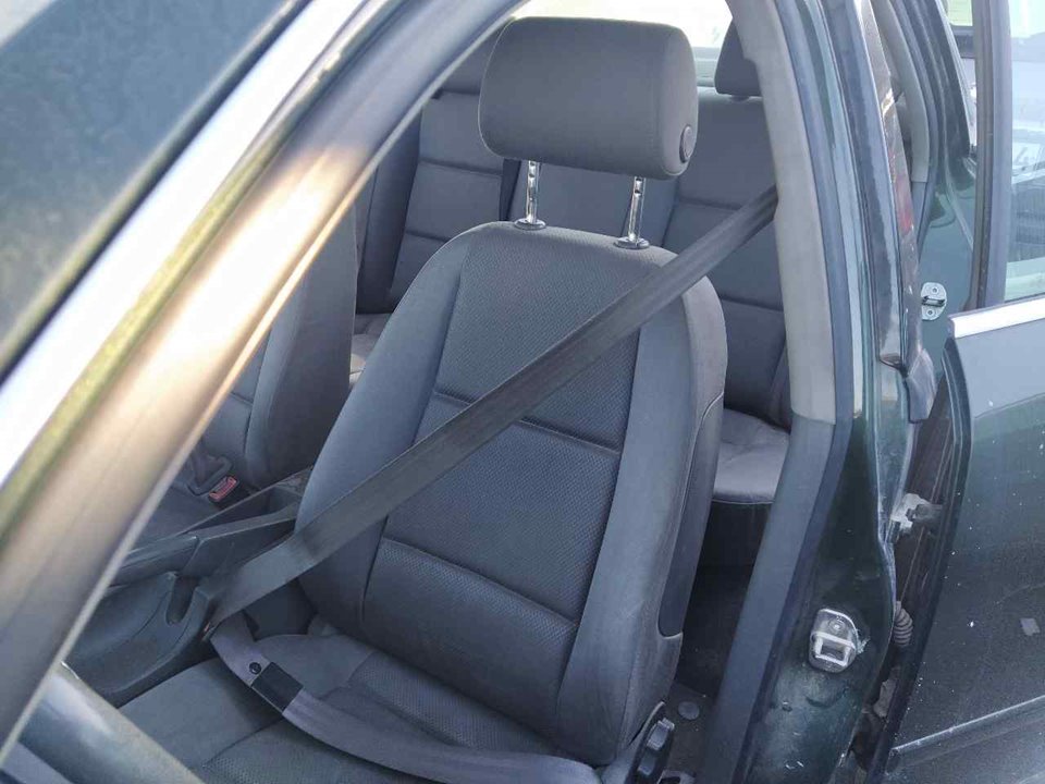 AUDI A4 B6/8E (2000-2005) Front Left Seat 25358847