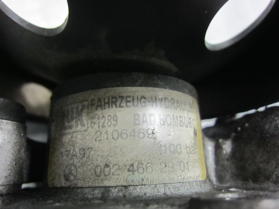 MERCEDES-BENZ W124 1 generation (1984-1994) Ohjaustehostimen pumppu 0024662901 24938560