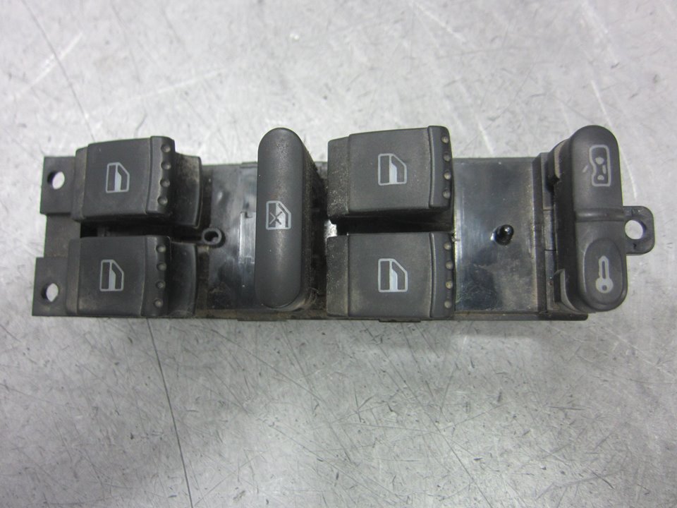 VOLKSWAGEN Passat B5 (1996-2005) Commutateur de fenêtre de porte avant gauche 1J4959857B 24964886