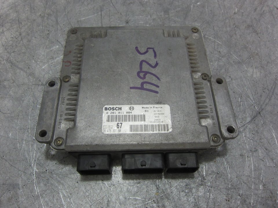 CITROËN Xsara 1 generation (1997-2004) Блок управления двигателем 0281011084 24926035