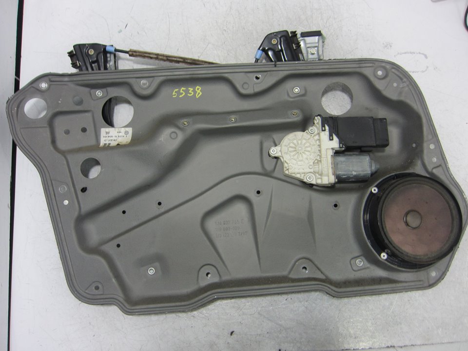 VOLKSWAGEN Golf 4 generation (1997-2006) Regulator de geam ușă stânga față 1J4837755E 25088622