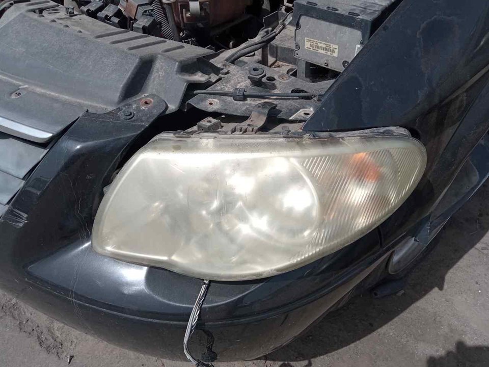 CHRYSLER Voyager 4 generation (2001-2007) Front Left Headlight 25419570