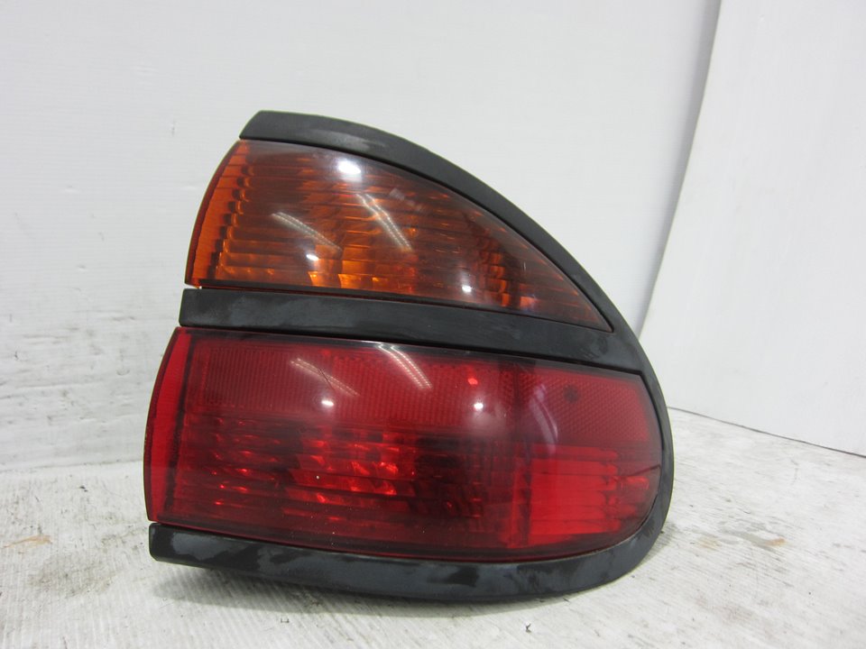 RENAULT Laguna 1 generation (1993-2001) Rear Right Taillight Lamp 7700420123 24963208