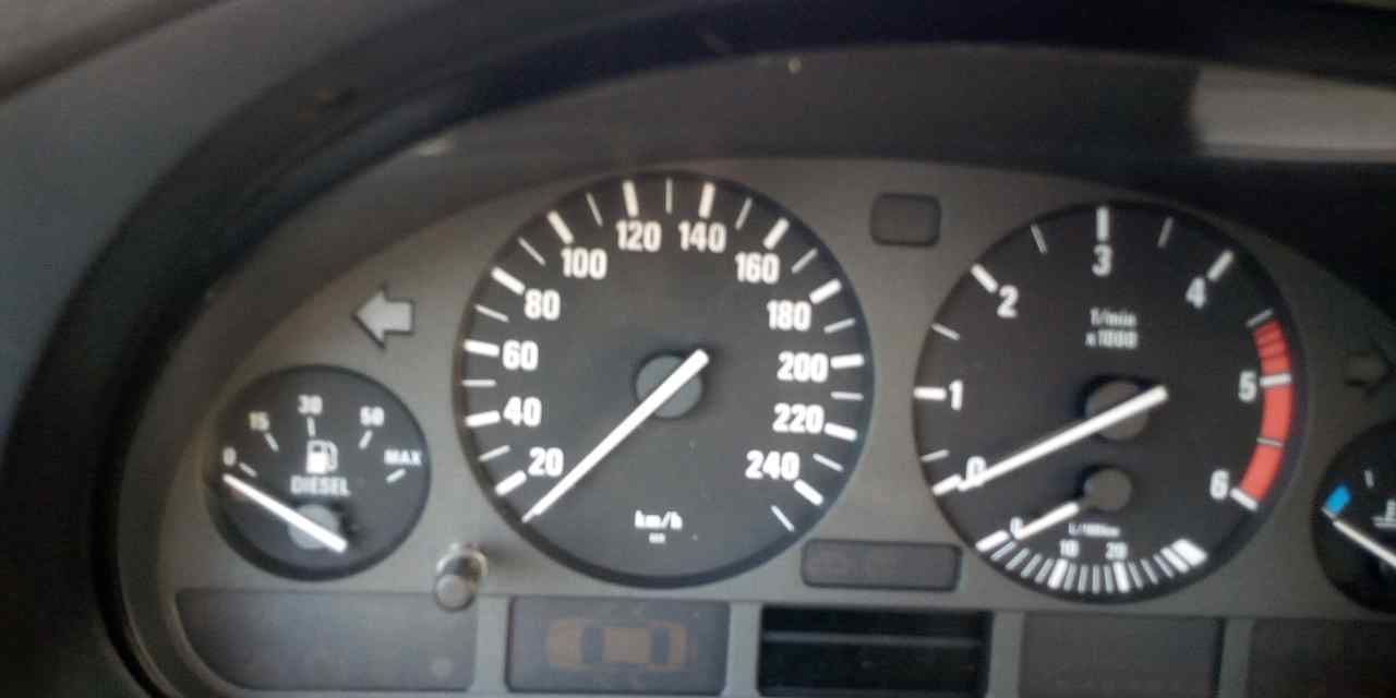 BMW 5 Series E39 (1995-2004) Speedometer 25372840