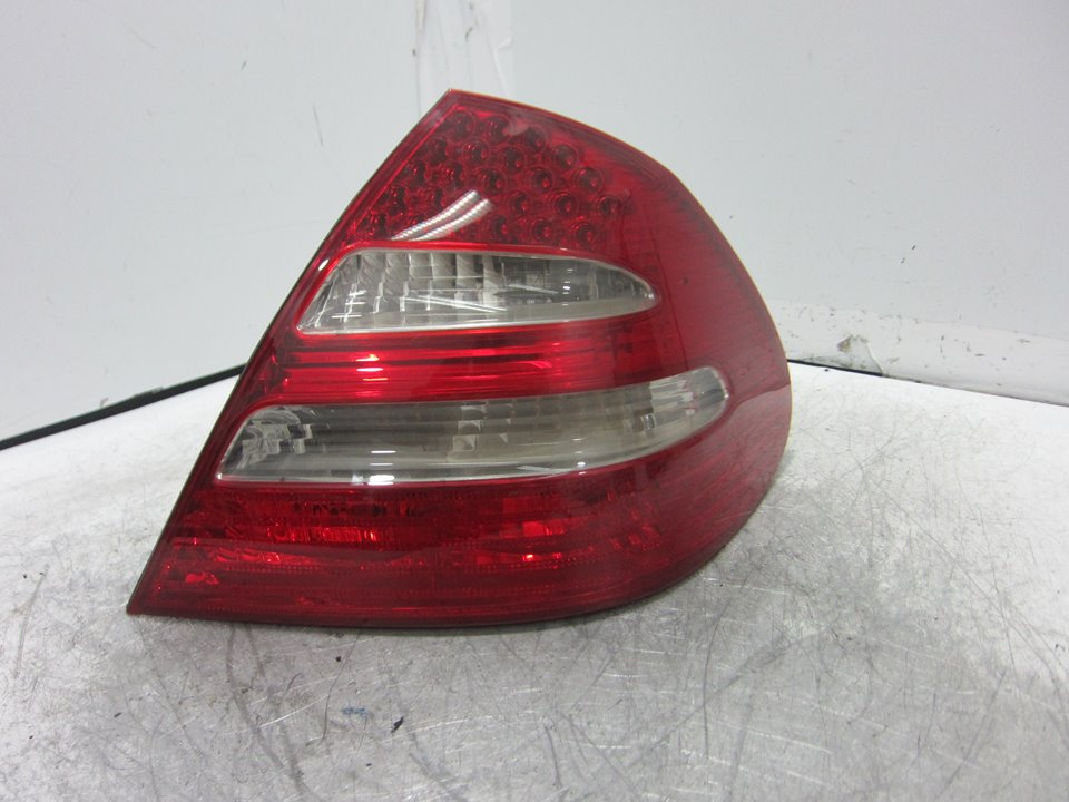 MERCEDES-BENZ E-Class W211/S211 (2002-2009) Rear Right Taillight Lamp A2118200664 24413472