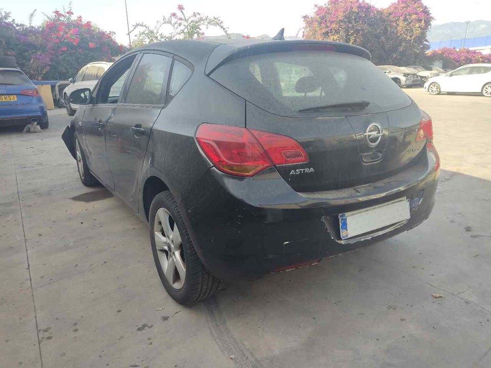 OPEL Astra J (2009-2020) Задна дясна задна лампа 13306460 21308394