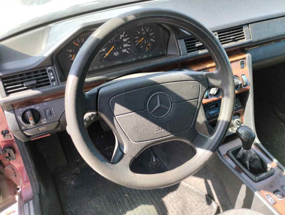 MERCEDES-BENZ Steering Wheel 25324393