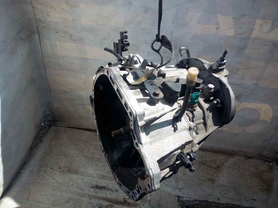 RENAULT Trafic 2 generation (2001-2015) Gearbox PF6040 24937136