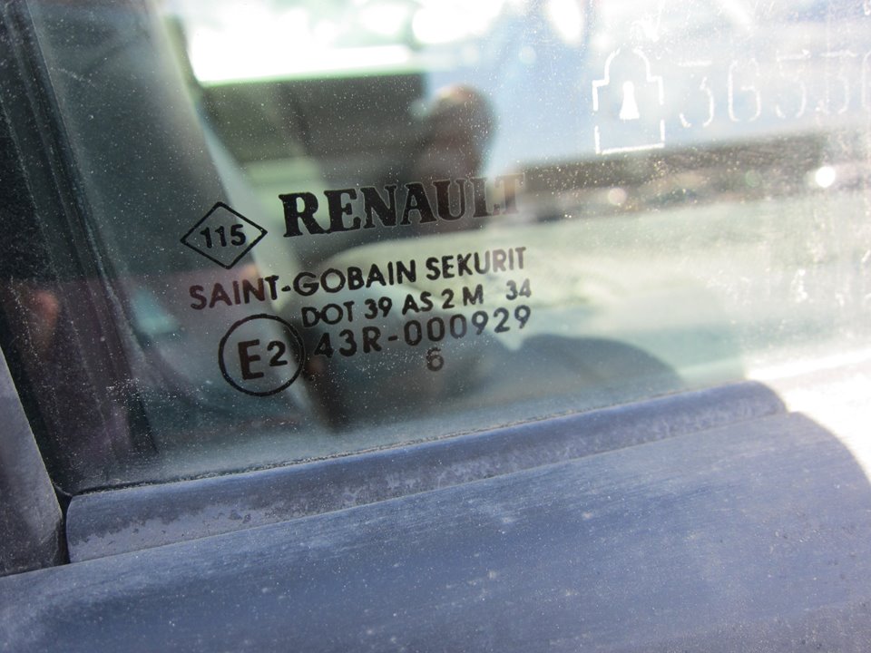 RENAULT Espace 4 generation (2002-2014) Priekinių dešinių durų fortkutė (mažasis stiklas) 43R000929 25347591