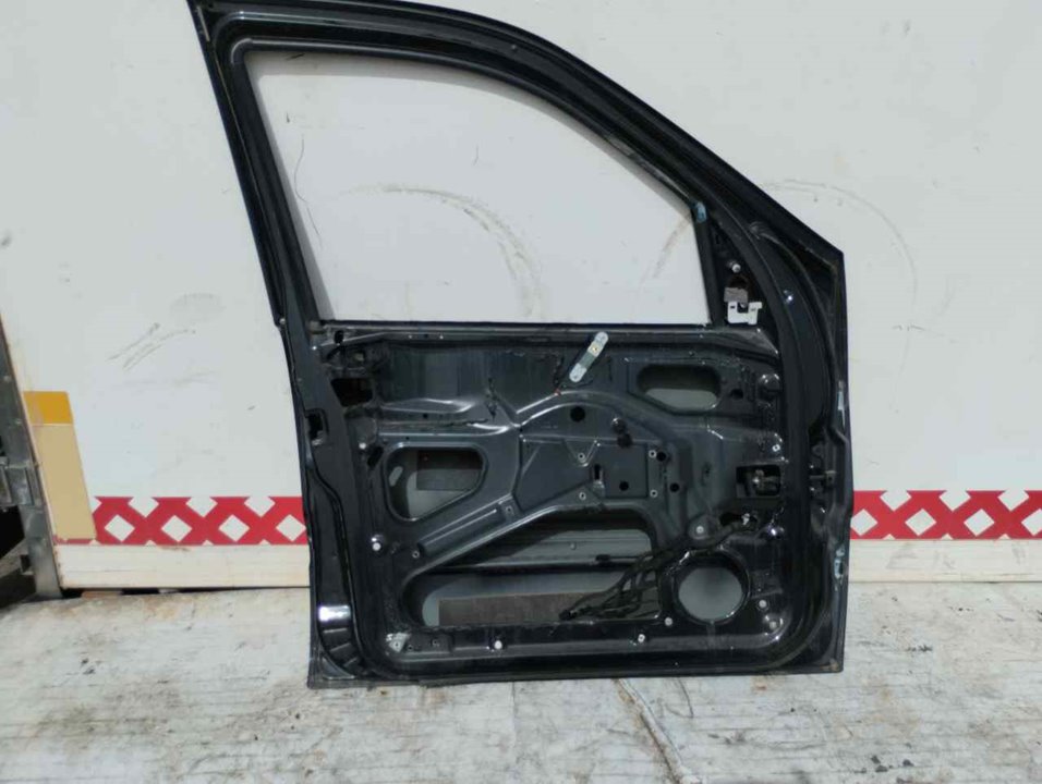 MERCEDES-BENZ M-Class W163 (1997-2005) Front Left Door 21284023