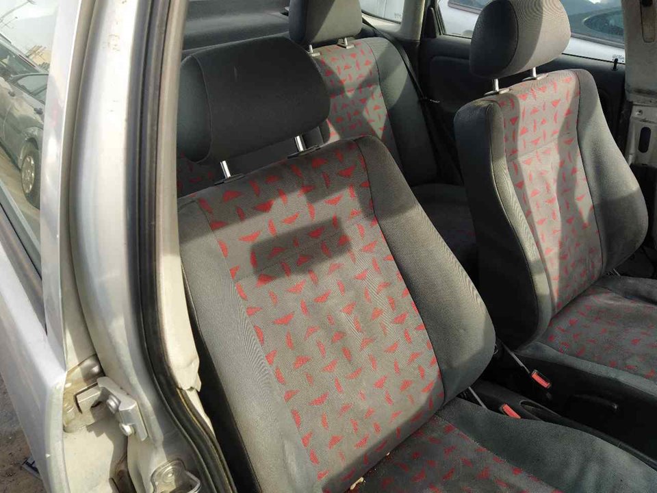 LEXUS Carina E Jobb első ülés 25343009