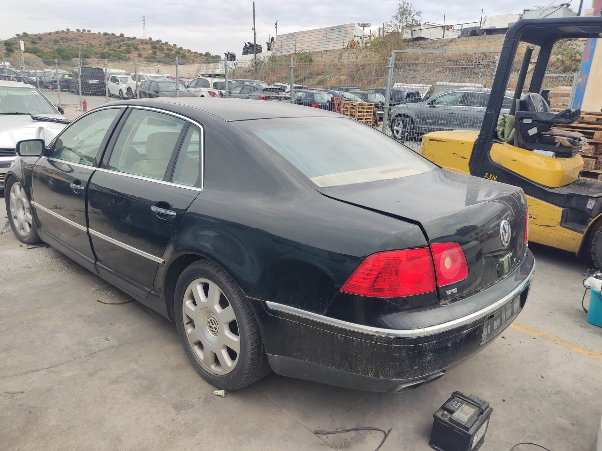 VOLKSWAGEN Phaeton 1 generation (2002-2016) Jobb első sárvédő 25411804