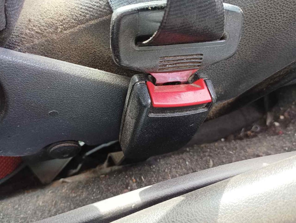 SEAT Ibiza 2 generation (1993-2002) Front Left Seat Buckle 25337869