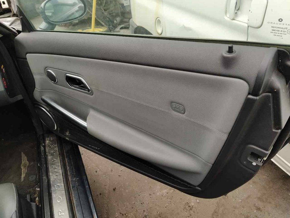 CHRYSLER Crossfire 1 generation (2003-2007) Främre höger dörrpanel 25336013