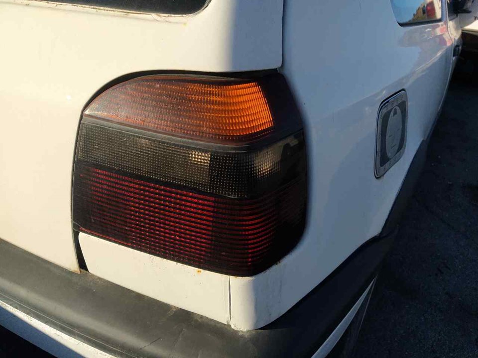 VOLKSWAGEN Passat B2 (1981-1988) Rear Right Taillight Lamp 25361838