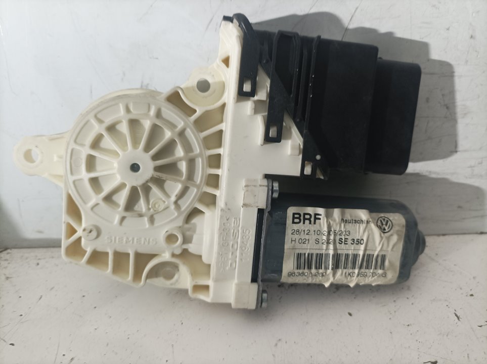 SEAT Leon 2 generation (2005-2012) Motor de control geam ușă  dreapta spate 1K0959704G 21282748