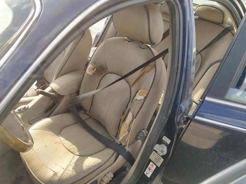TOYOTA Hilux 5 generation (1988-1997) Front Left Seatbelt 25374062