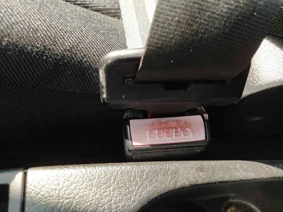 PEUGEOT P12 (2001-2008) Front Right Seat Buckle 25377569