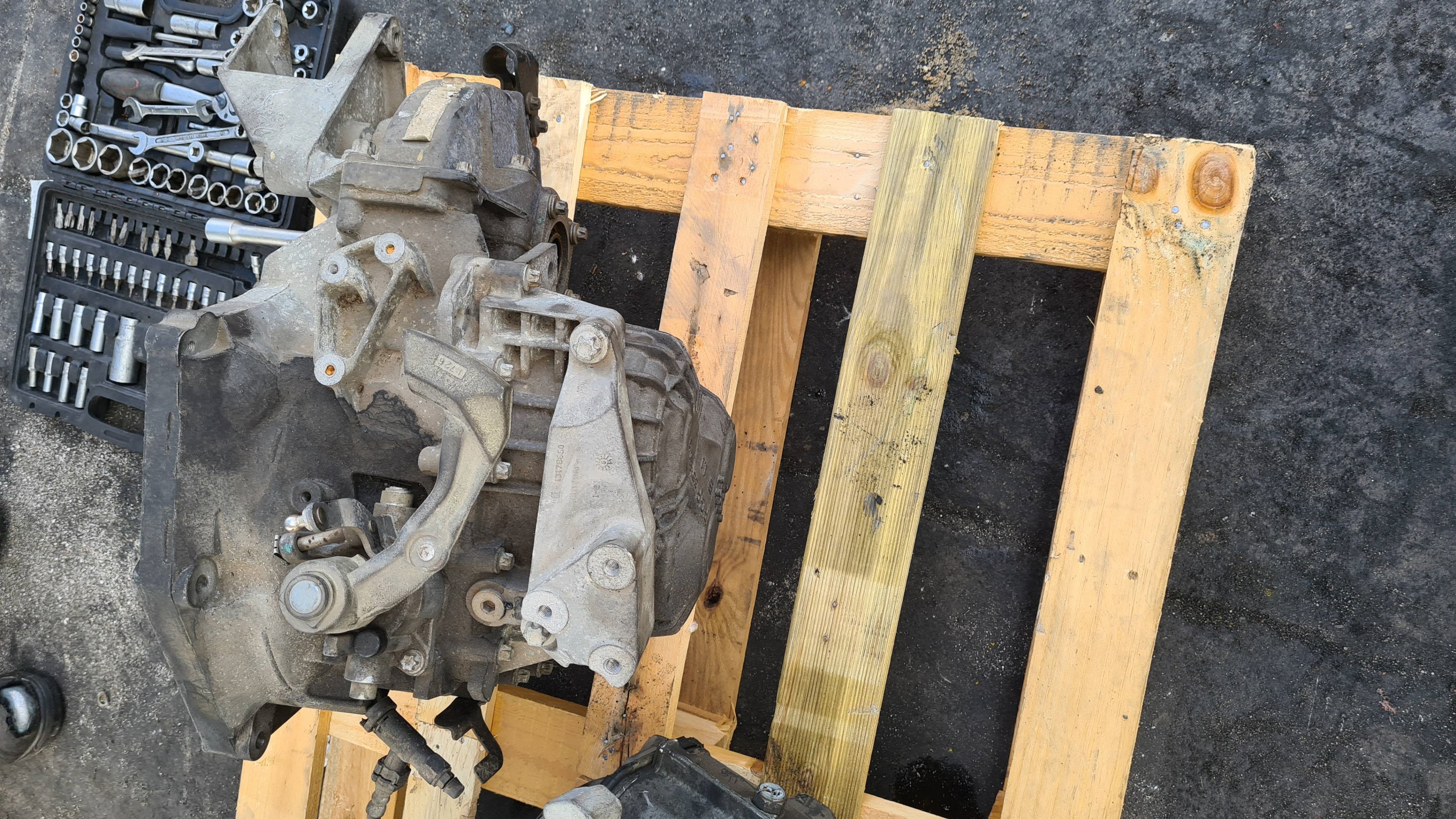 OPEL Zafira B (2005-2010) Gearbox M32019DI 21277390