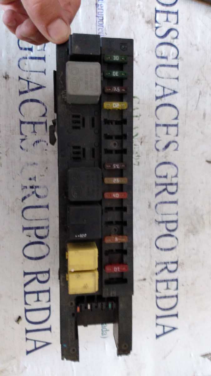 MITSUBISHI C-Class W203/S203/CL203 (2000-2008) Fuse Box 2095450301 21273994