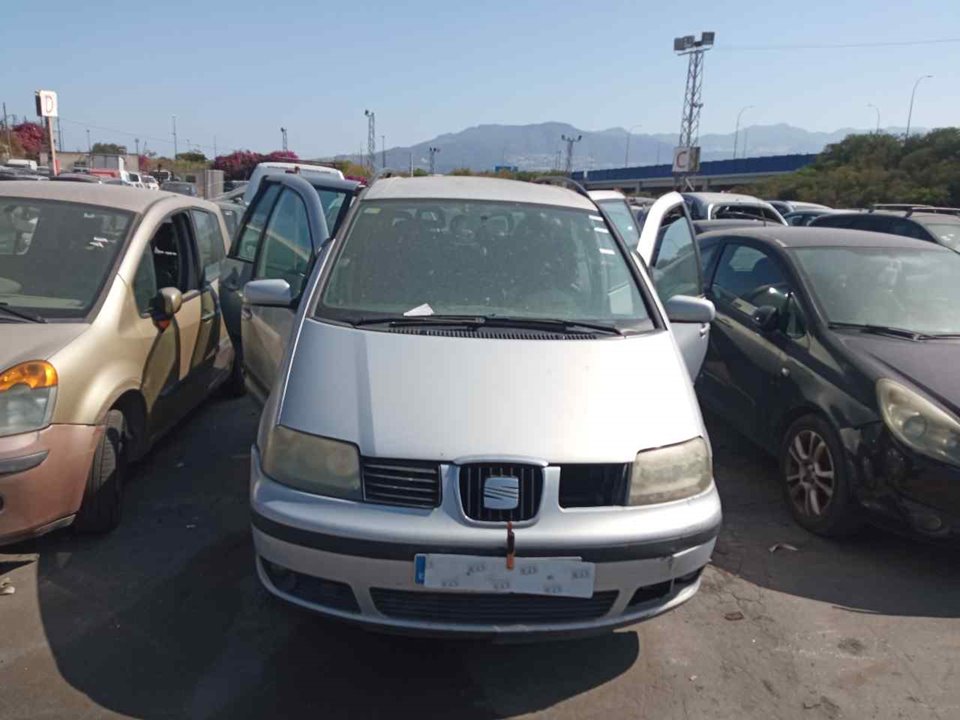 SEAT Alhambra 1 generation (1996-2010) Крыло переднее правое 25381811