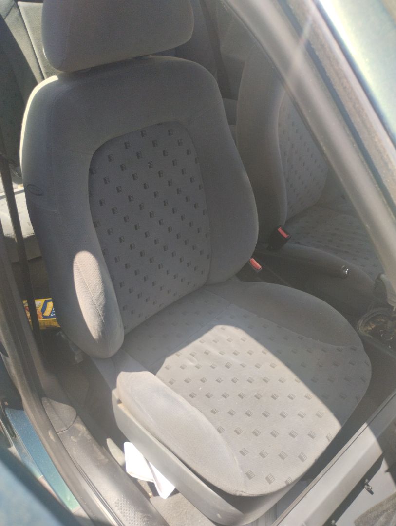 NISSAN Front Right Seat 25337589