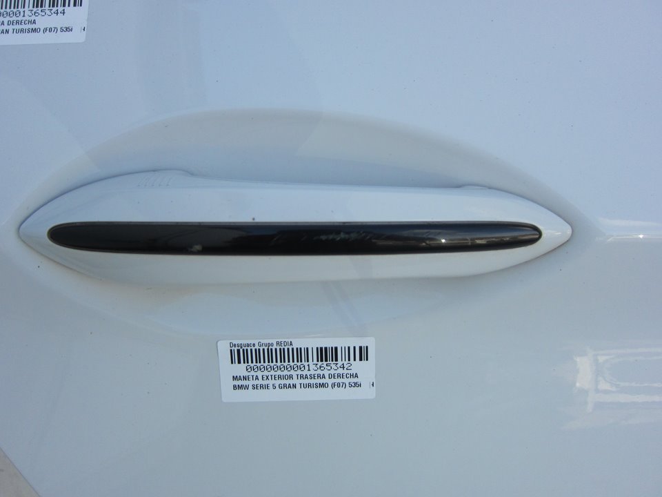 BMW 5 Series F10/F11 (2009-2017) Bal hátsó ajtó külső fogantyúja 24962687