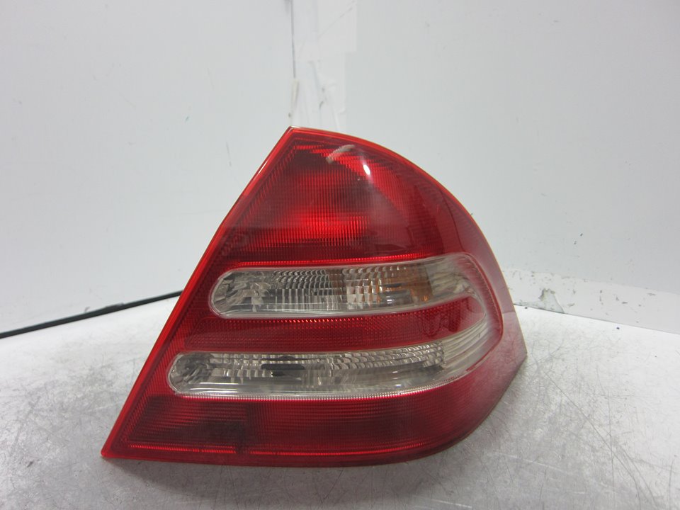 MERCEDES-BENZ C-Class W203/S203/CL203 (2000-2008) Rear Right Taillight Lamp 2038200264R 24693532