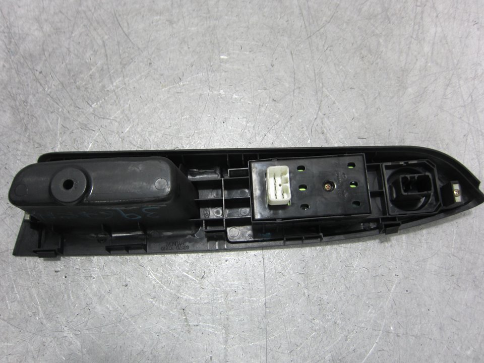 HYUNDAI Getz 1 generation (2002-2011) Front Left Door Window Switch 935701C010 24937438