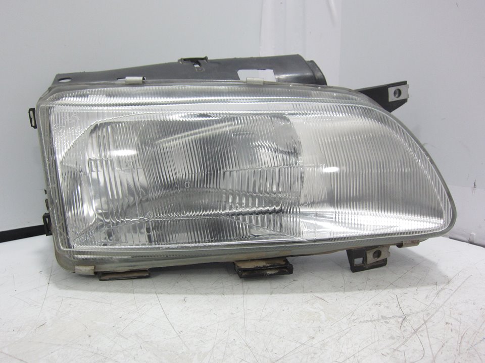 PEUGEOT Partner 1 generation (1996-2012) Фара передняя правая 5501126R 24961356