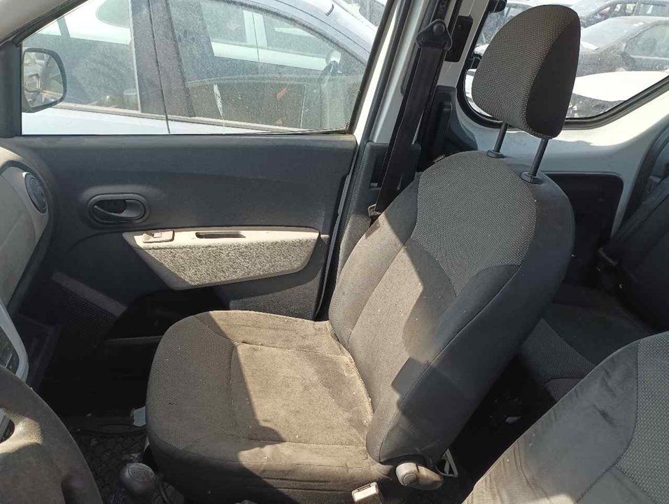 DACIA Front Right Seat 25331912