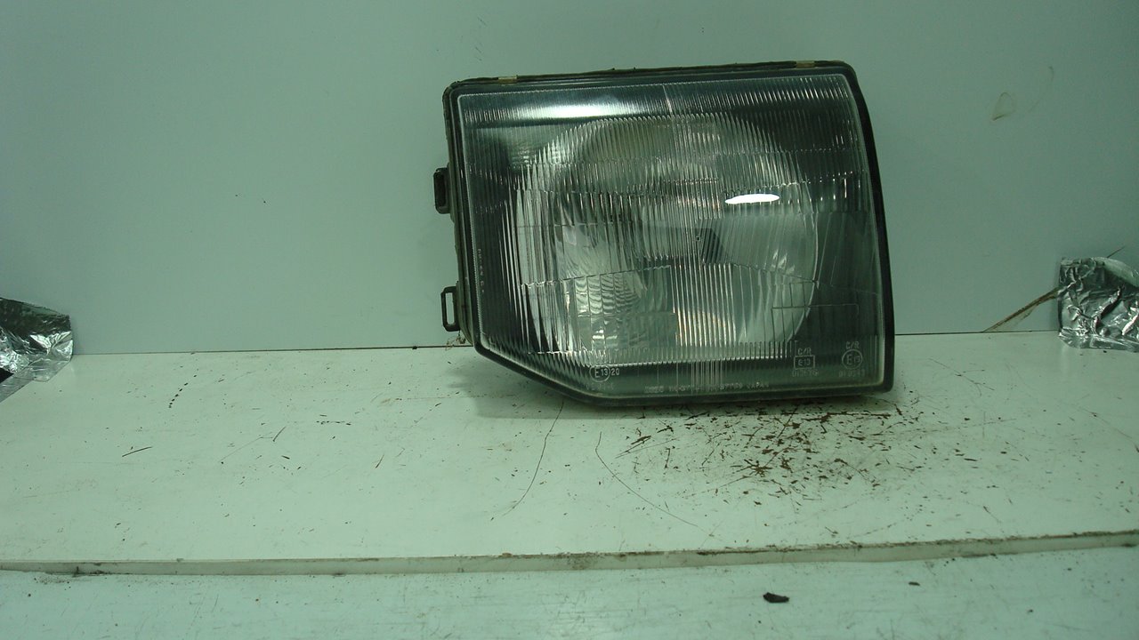 MITSUBISHI Pajero 2 generation (1991-1999) Front Right Headlight 11037747 24958993