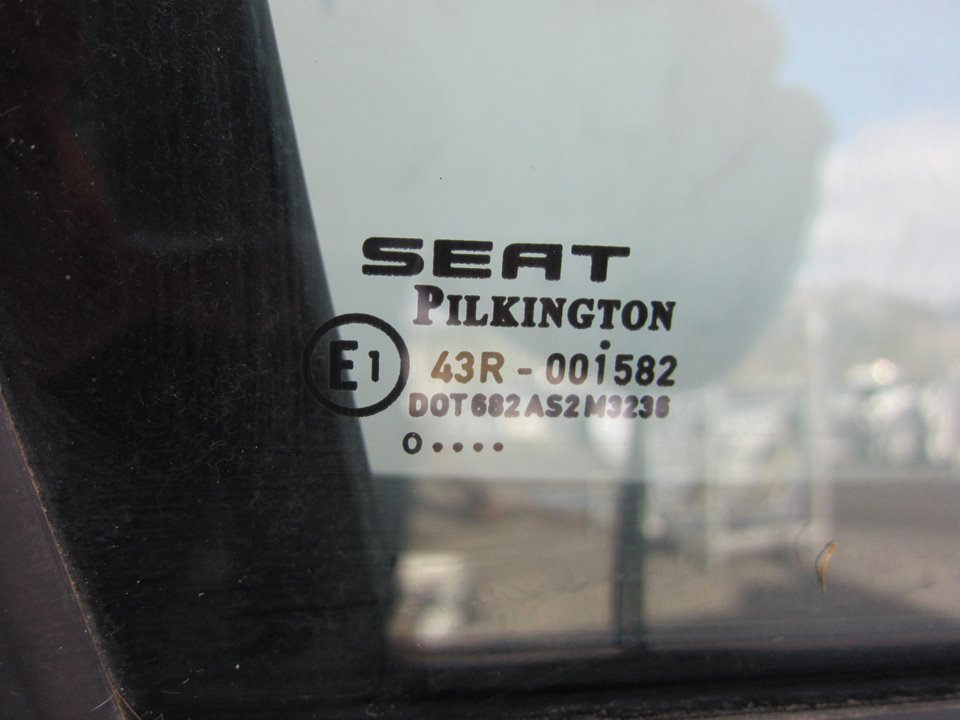 SEAT Leon 2 generation (2005-2012) Priekšējo labo durvju logs 43R001582 24962852
