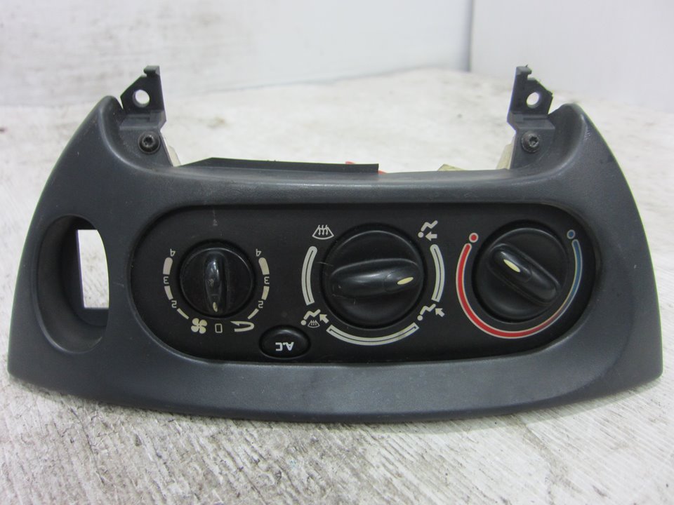 RENAULT Megane 1 generation (1995-2003) kita_detale 663391J 24962729