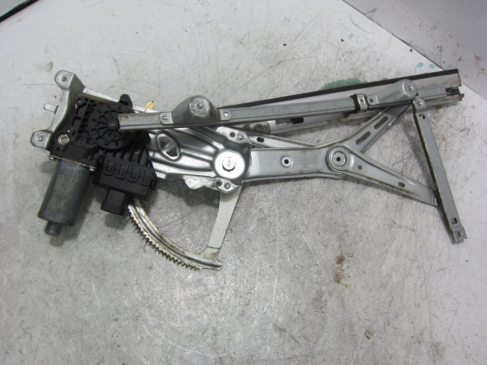 OPEL Astra J (2009-2020) Front Right Door Window Regulator 0130821989 24908801