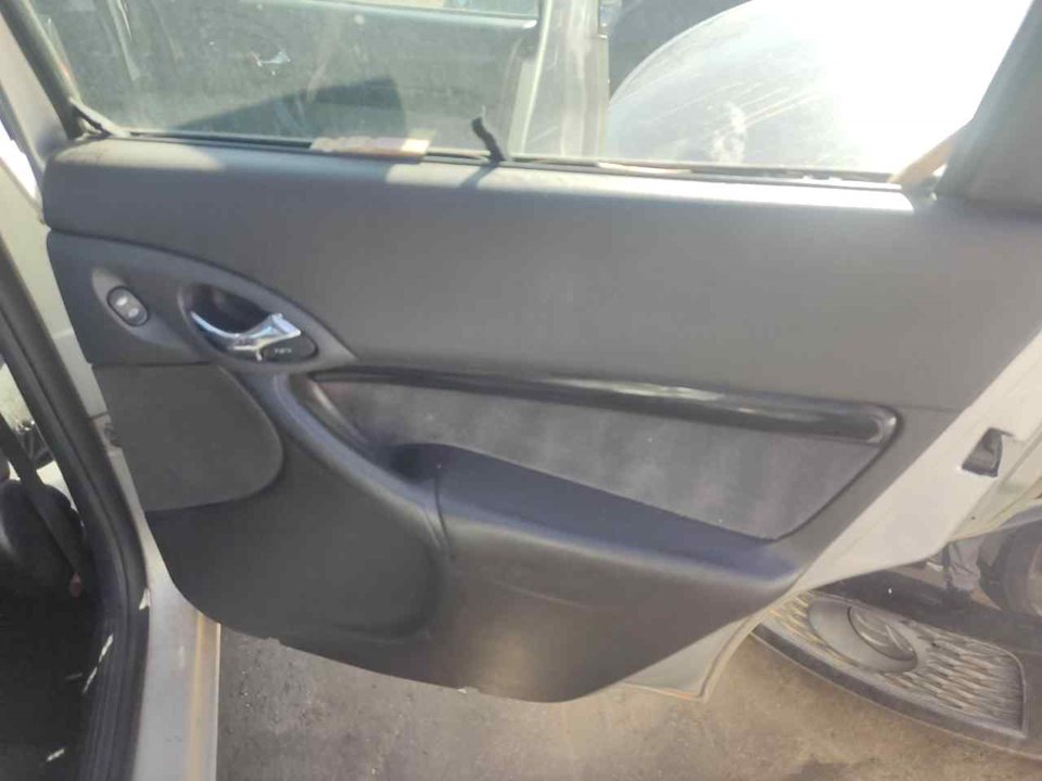 FORD Focus 1 generation (1998-2010) Bakre höger dörrpanel 25372722